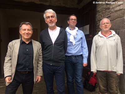 Cliquer pour agrandir Colloque Carte d'identités